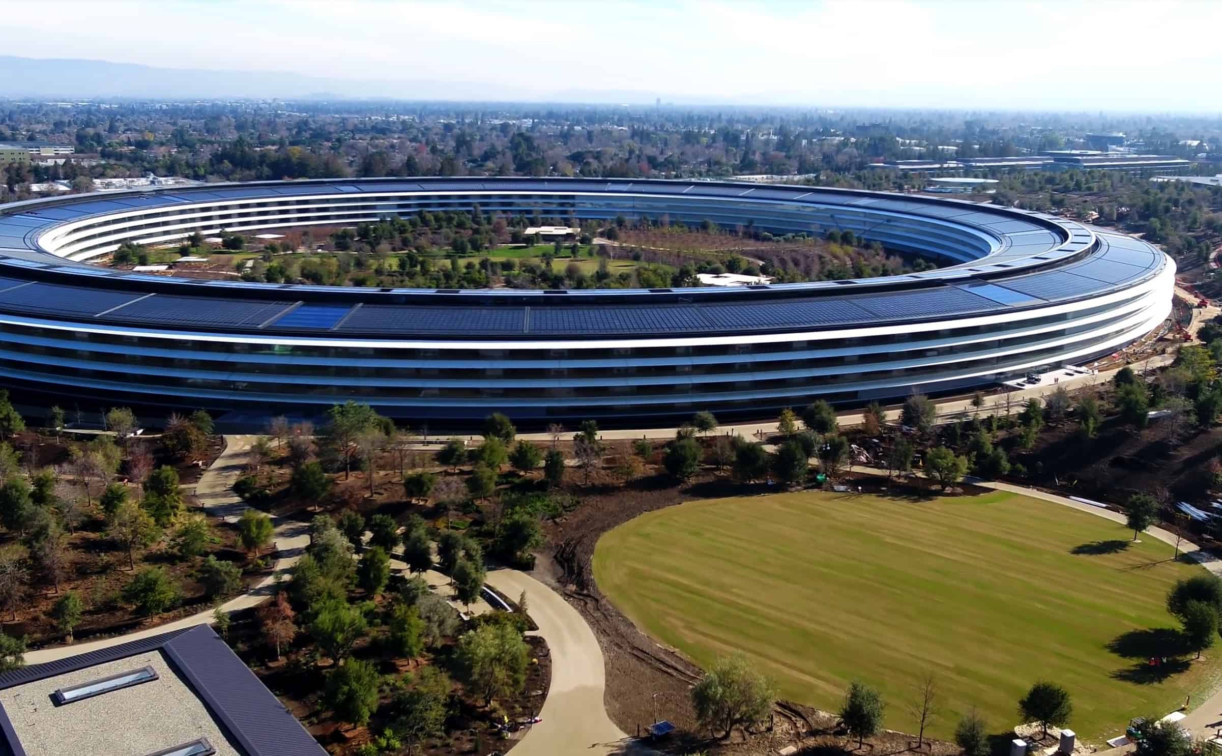 Где апл. Эппл парк Купертино. Кампус Apple в Купертино. Apple Park Норман Фостер. Apple Park в Купертино, Калифорния.