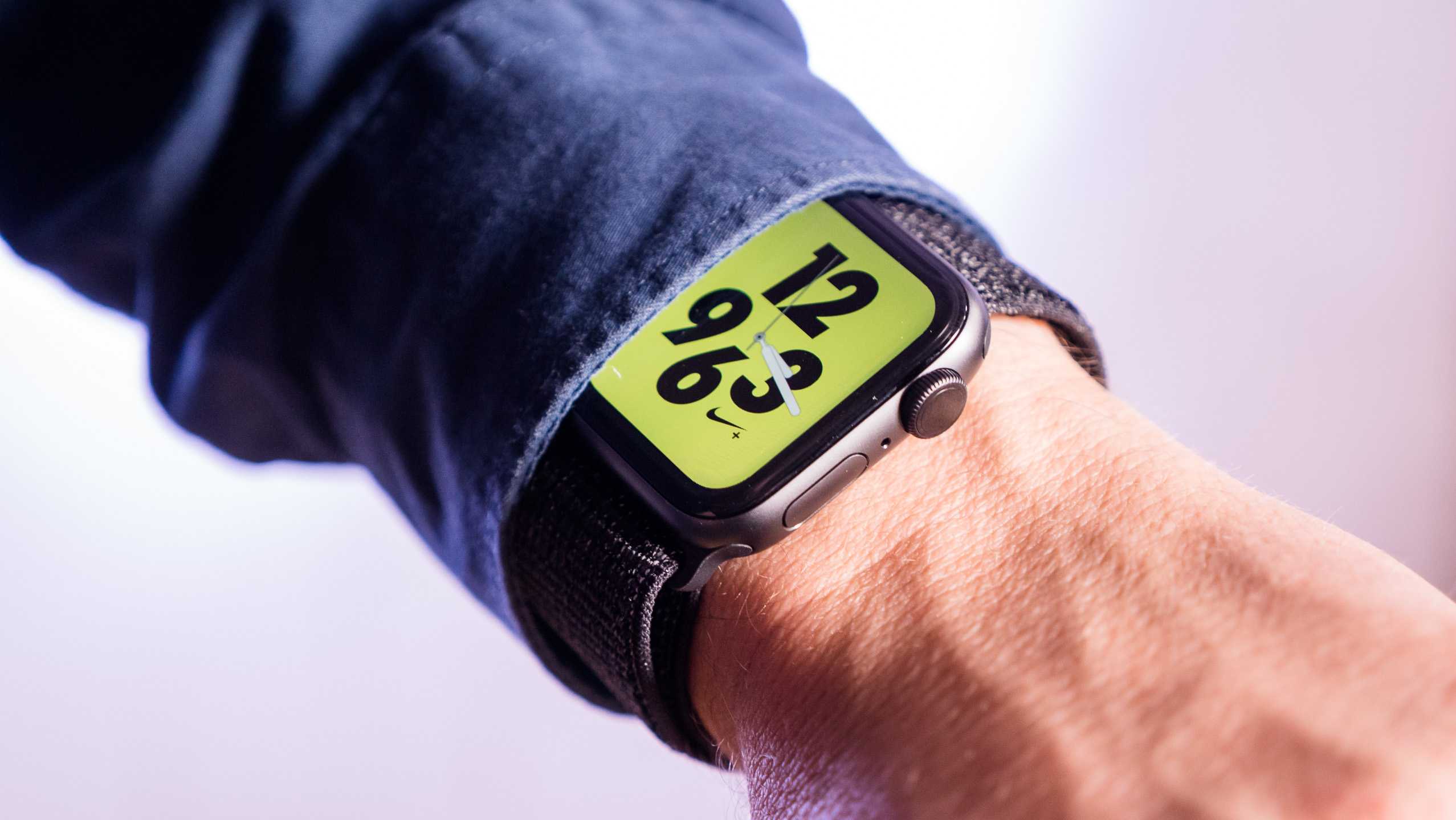 Apple watch nike 44. Apple watch se Nike. Apple watch se 2022. Часы Apple watch se 44 mm Nike. Watch Series 4 Nike.