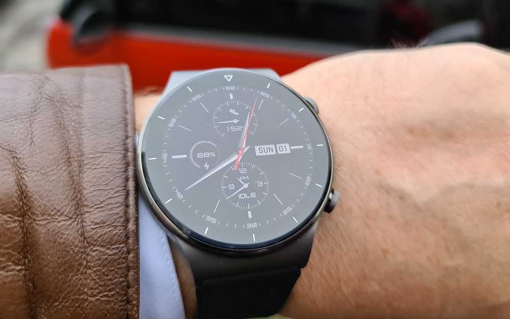 Huawei watch 2 pro. Huawei watch gt 2 Pro на руке. Huawei watch gt 2 Pro черная ночь. Huawei gt2 Pro на руке. Watch gt 2 Pro комплект.