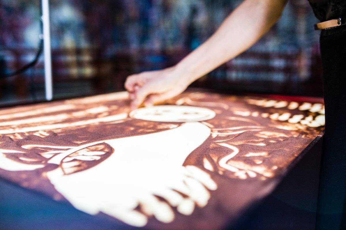 Рисование песком: техника, материалы, занятия, песочная анимация